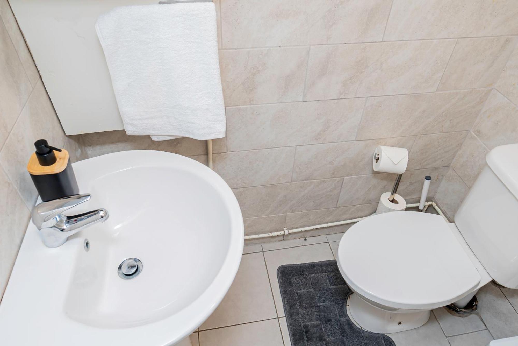 Charming 2-Bedroom Flat With A Garden And Free Parking At Abingdon Oxford Exteriér fotografie